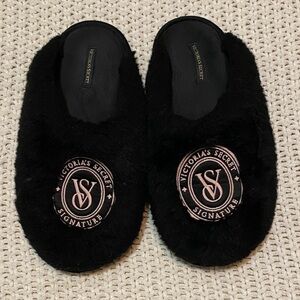 Signature VS Slippers